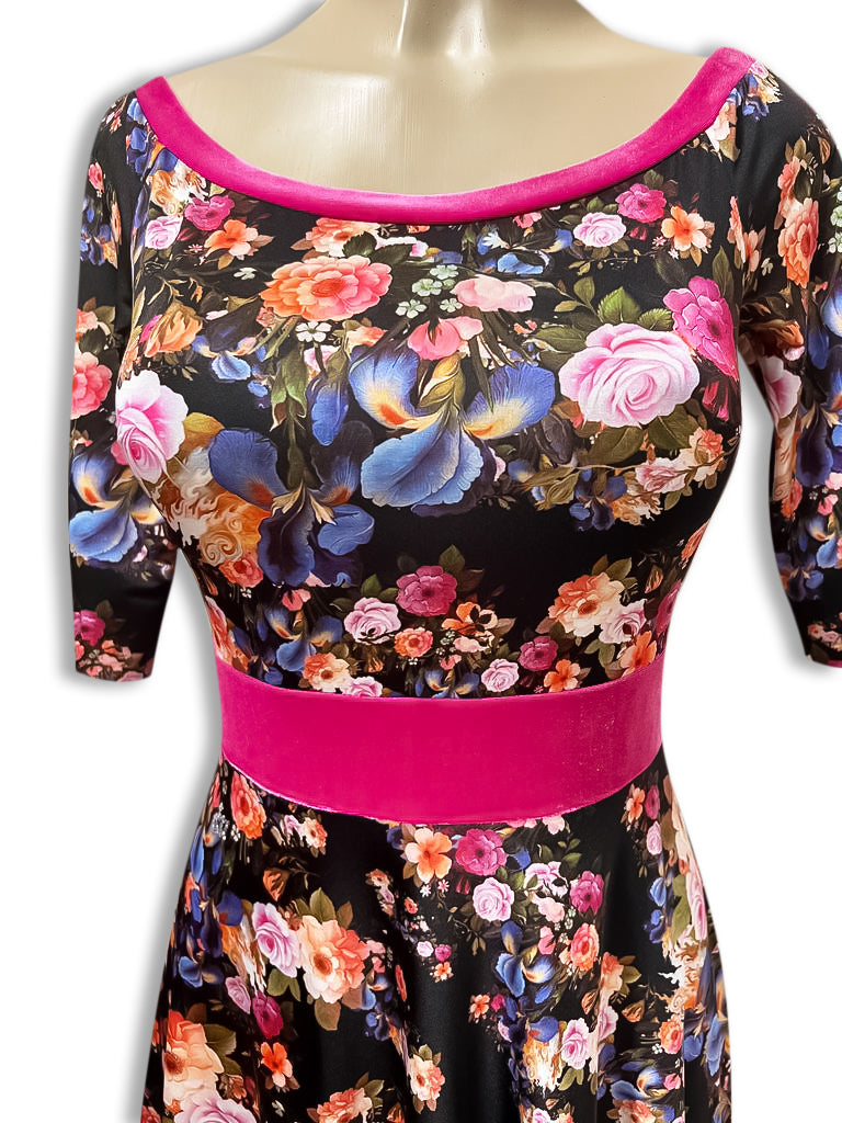 Regina Dress Size - M