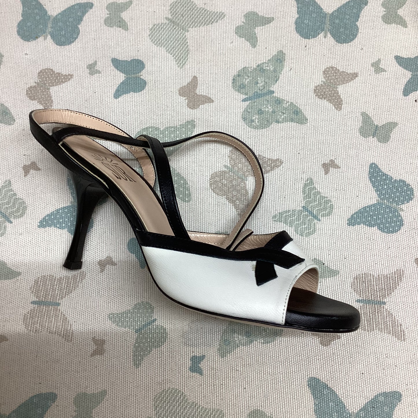 Sur | White with Black bow, long strap, regular, Heel 7 cm