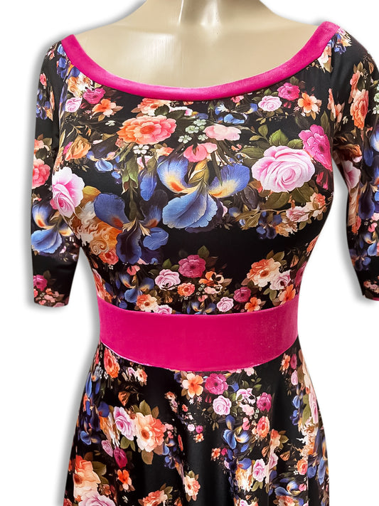 Regina Dress Size - M